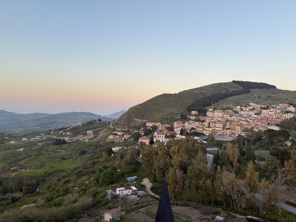 Marineo and the surrounding hills