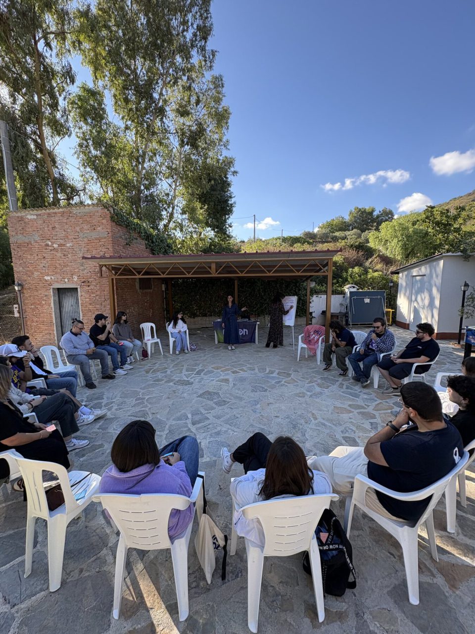 The SYNKRO 2026 circle outdoors